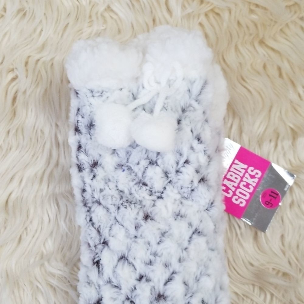 Super comfy socks size 9-11 NWT - Picture 2 of 7
